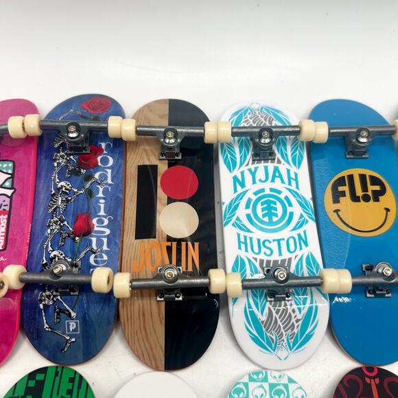 Authentic TECH DECK Mini Collectible Finger Skateboard Lot of 12 EUC - Picture 6 of 9